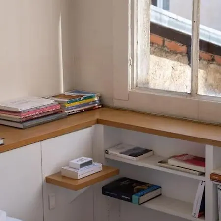 Sublime Loft Avec Verrières Sur Le Canal St Martin *