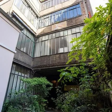 Sublime Loft Avec Verrieres Sur Le Canal St Martin Apartamento París