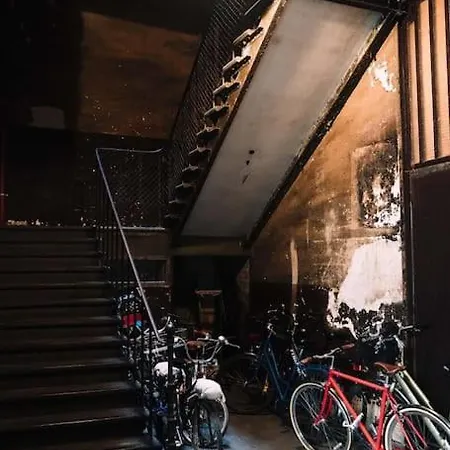 Sublime Loft Avec Verrieres Sur Le Canal St Martin Apartamento París