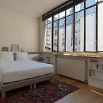 Sublime Loft Avec Verrieres Sur Le Canal St Martin Apartment