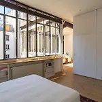 Sublime Loft Avec Verrieres Sur Le Canal St Martin Paris
