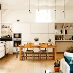 Apartment Sublime Loft Avec Verrieres Sur Le Canal St Martin Paris