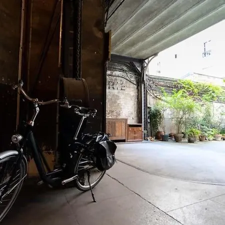 Apartment Sublime Loft Avec Verrieres Sur Le Canal St Martin *